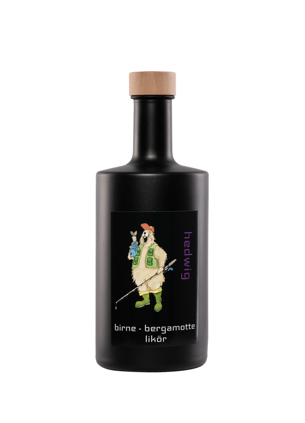 hedwig Birne Bergamotte Likör Flasche ohne Schnaps Glas gefüllt mit der Spirituose
